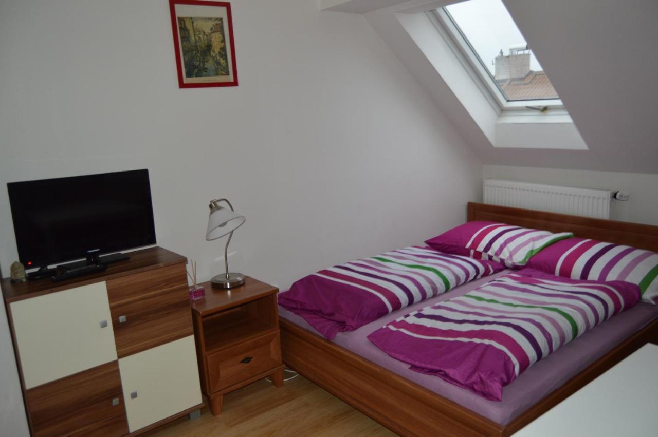 Suite Ohrada Praga Esterno foto